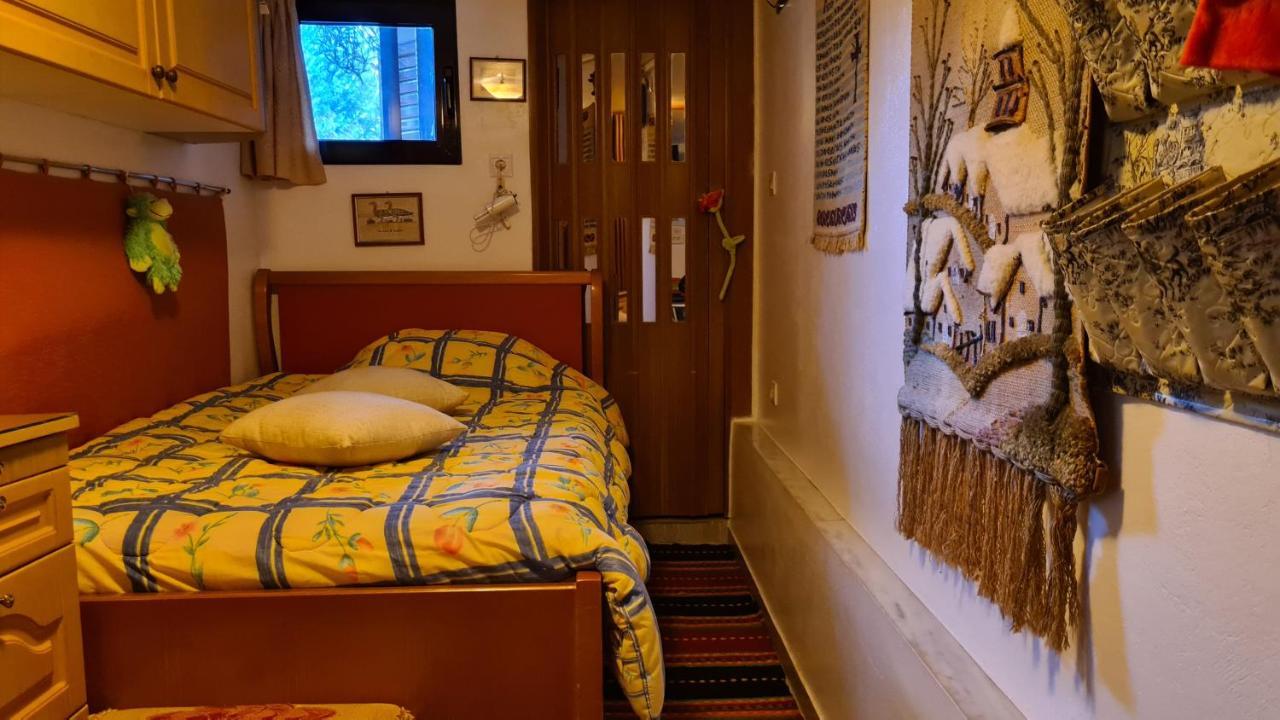 Villa George - Family Holidays Néa Mákri エクステリア 写真