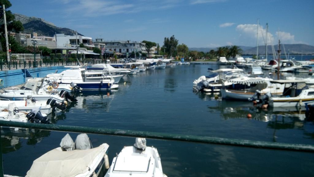 Villa George - Family Holidays Néa Mákri エクステリア 写真