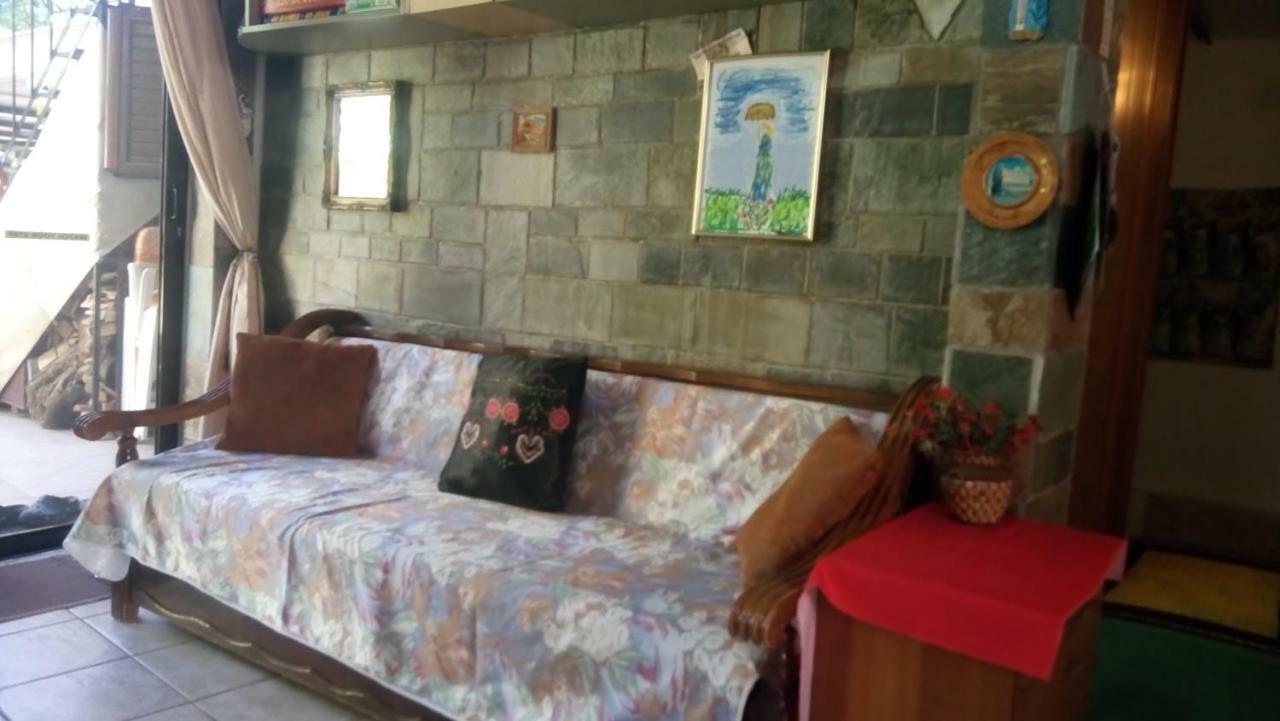 Villa George - Family Holidays Néa Mákri エクステリア 写真