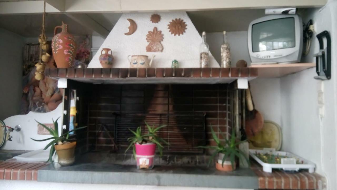Villa George - Family Holidays Néa Mákri エクステリア 写真