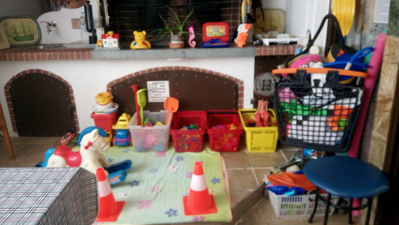 Villa George - Family Holidays Néa Mákri エクステリア 写真