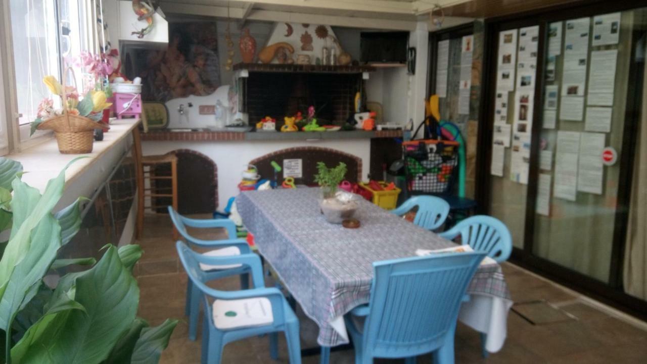 Villa George - Family Holidays Néa Mákri エクステリア 写真